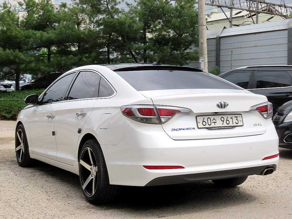 HYUNDAI Sonata - Vista 3