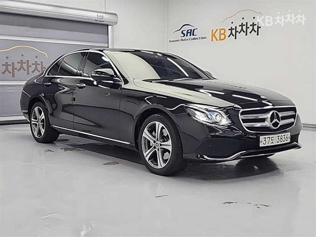 Mercedes Benz E class - Vista 2