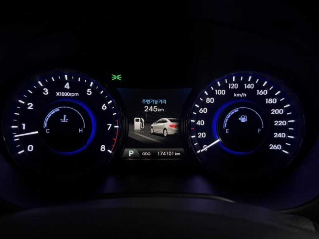 HYUNDAI Grandeur - Vista 9