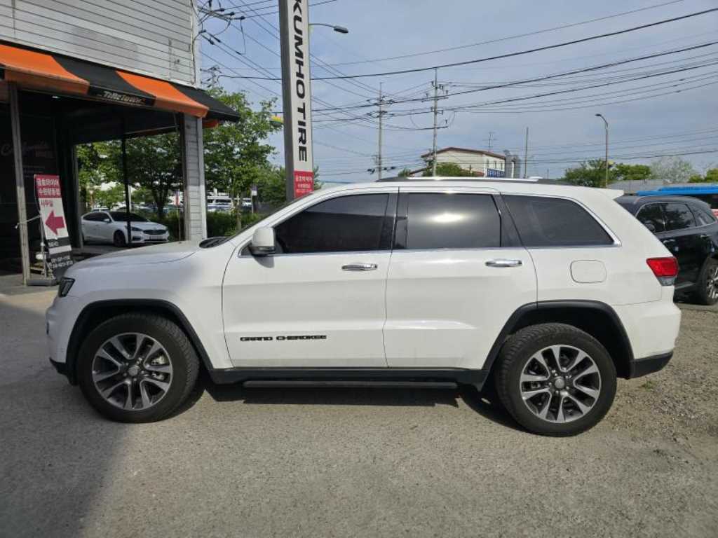Jeep Cherokee - Vista 4