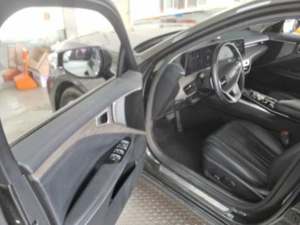 KIA K8 - Vista 8
