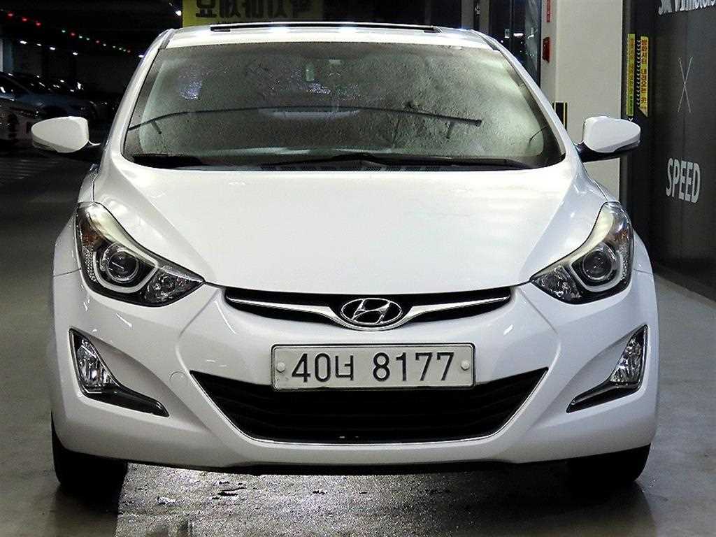 HYUNDAI Avante - Vista 2