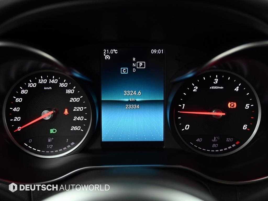 Mercedes Benz C Class - Vista 8