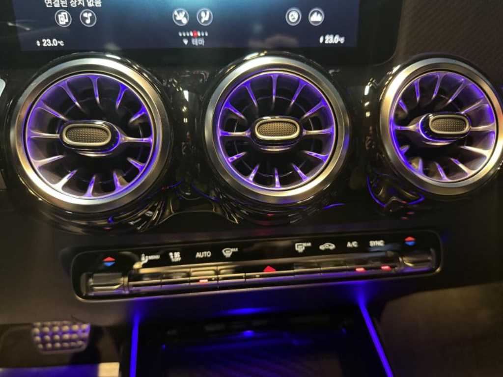 Mercedes Benz GLB Class - Vista 11