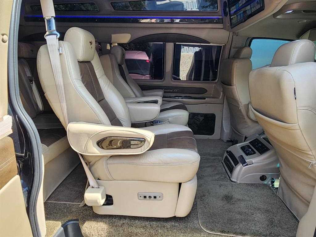 Chevrolet Express van - Vista 10