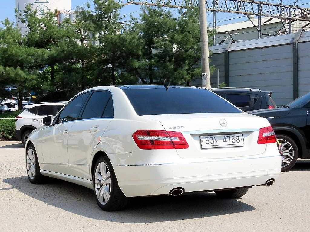 Mercedes Benz E class - Vista 3