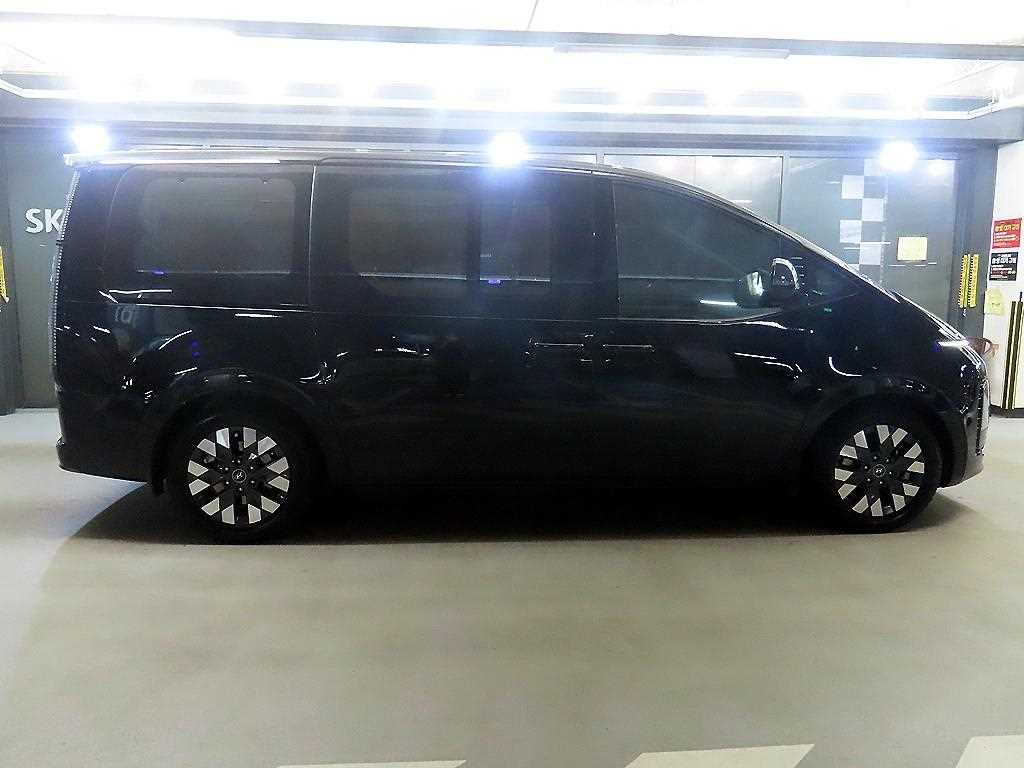 HYUNDAI Staria - Vista 3