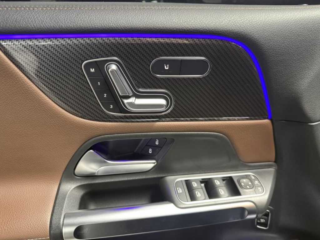 Mercedes Benz GLB Class - Vista 12