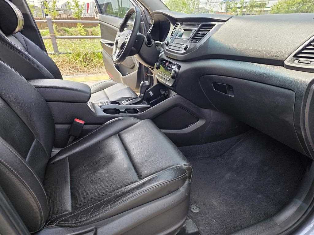 HYUNDAI Tucson - Vista 10