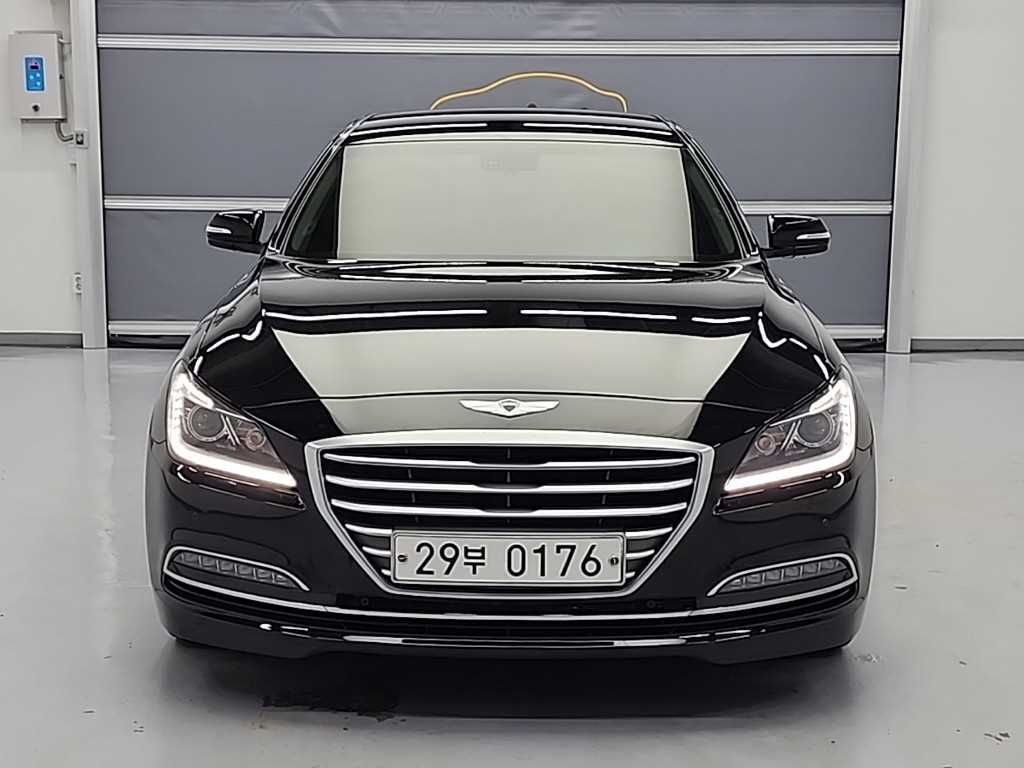 HYUNDAI Genesis - Vista 2