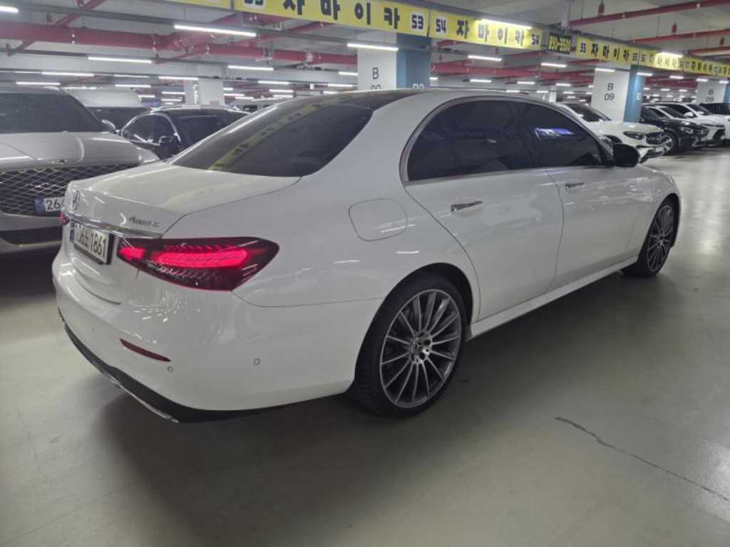 Mercedes Benz E class - Vista 4