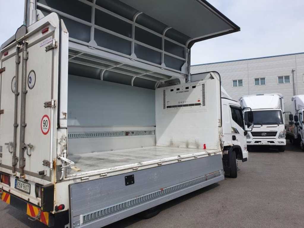 medium and large cargo truck - Vista 10