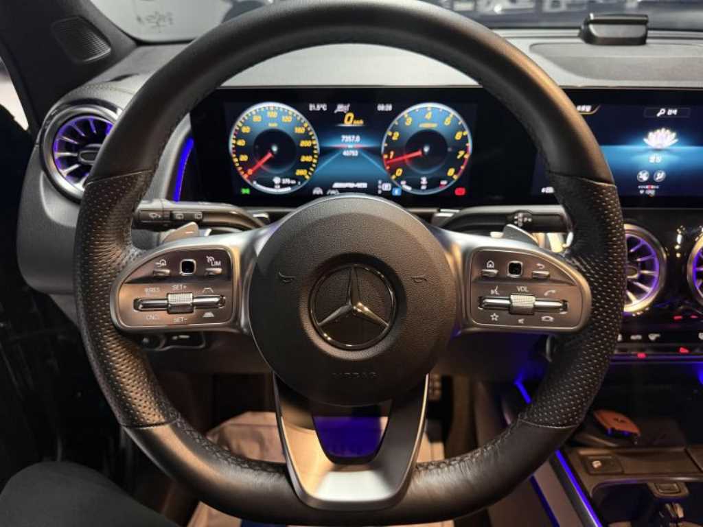 Mercedes Benz GLB Class - Vista 7