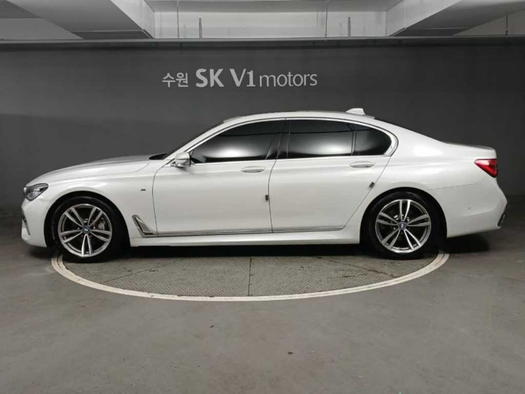 BMW 7 Series - Vista 3