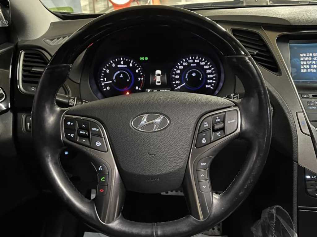 HYUNDAI Grandeur - Vista 10