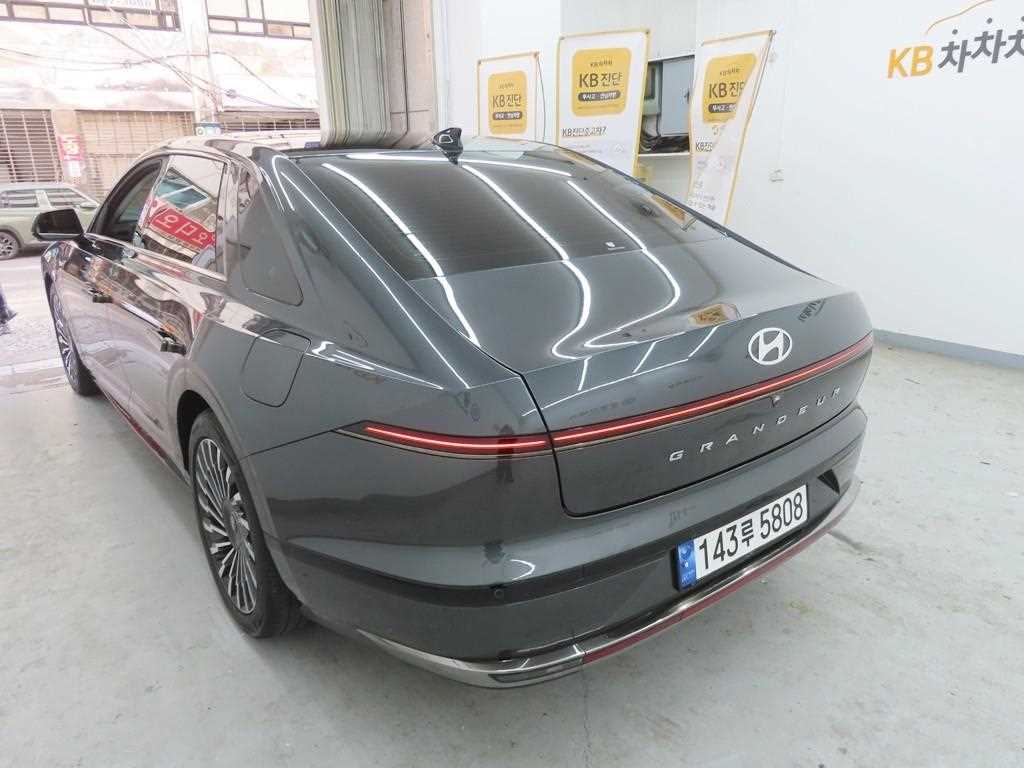 HYUNDAI Grandeur - Vista 4