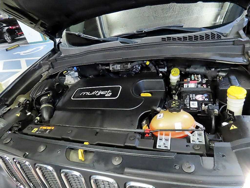 Jeep Renegade 2015 Negro - Importación desde Corea - HF Imports Iquique - Foto 17