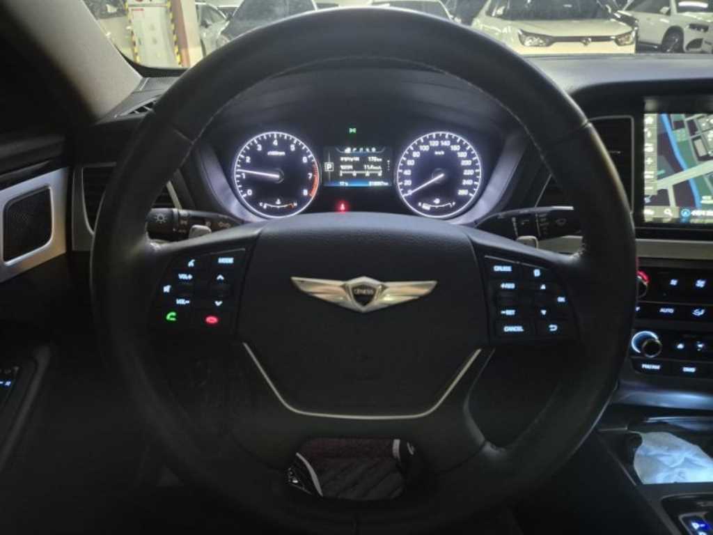 HYUNDAI Genesis - Vista 7