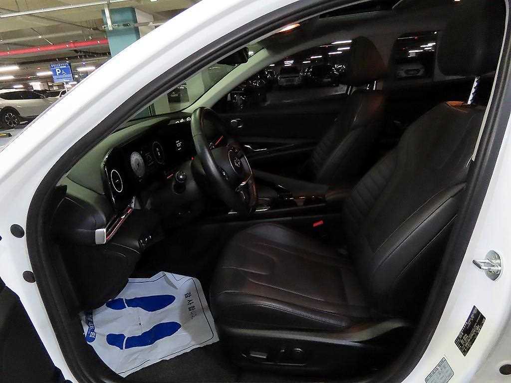 HYUNDAI Avante - Vista 6