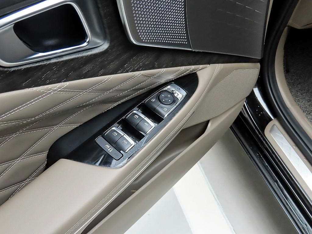 KIA K8 - Vista 12