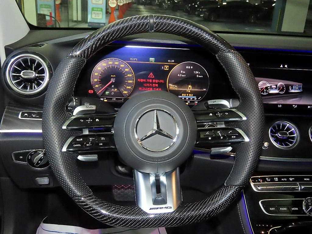 Mercedes Benz E class - Vista 8