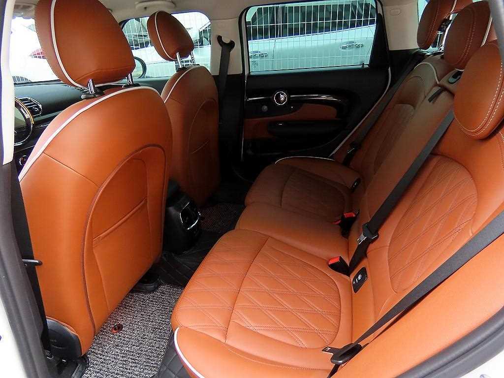 Mini Clubman - Vista 6