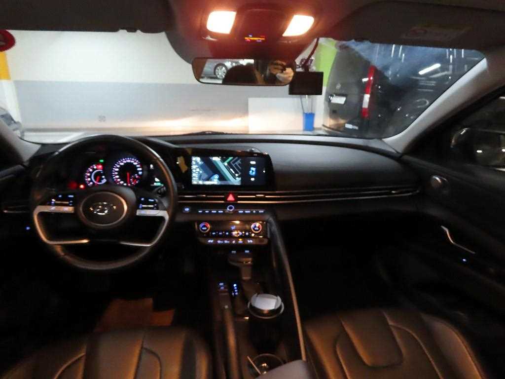 HYUNDAI Avante - Vista 6