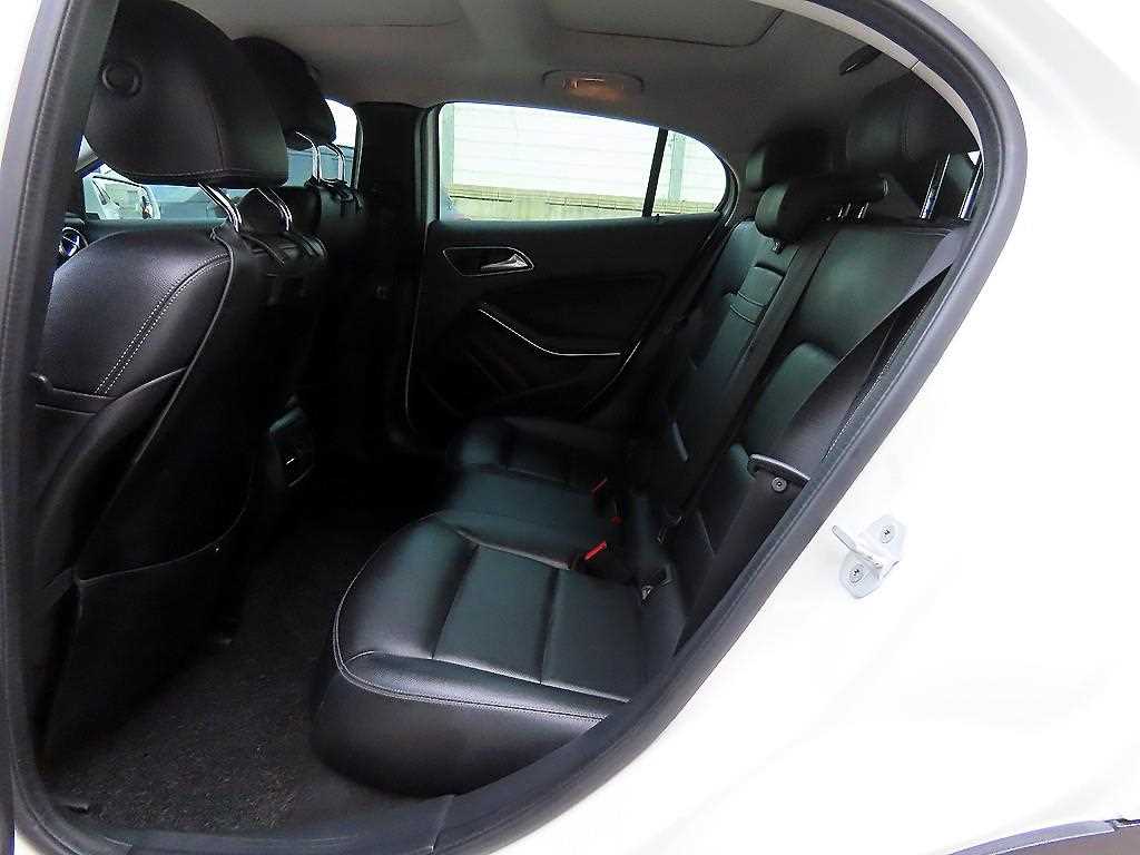 Mercedes Benz GLA Class - Vista 6