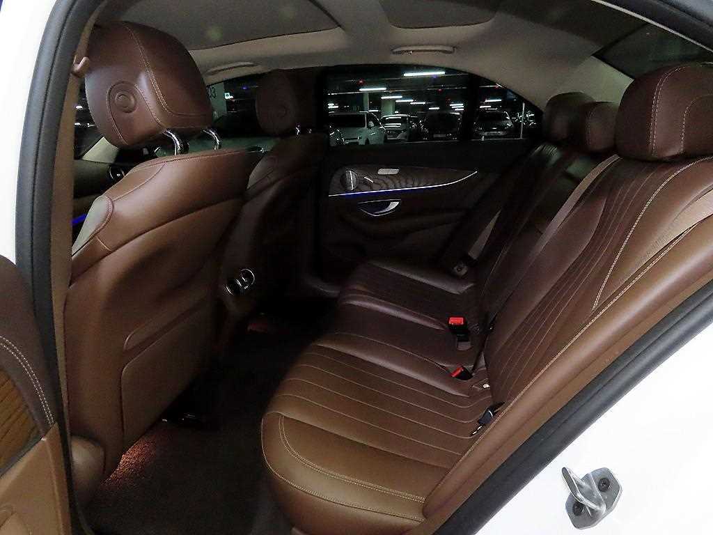 Mercedes Benz E class - Vista 7