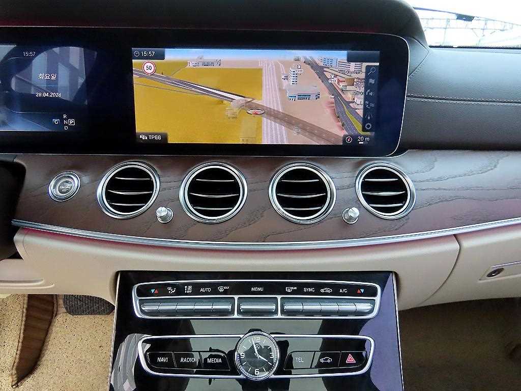 Mercedes Benz E class 2017 Blanco - Importación desde Corea - HF Imports Iquique - Foto 13