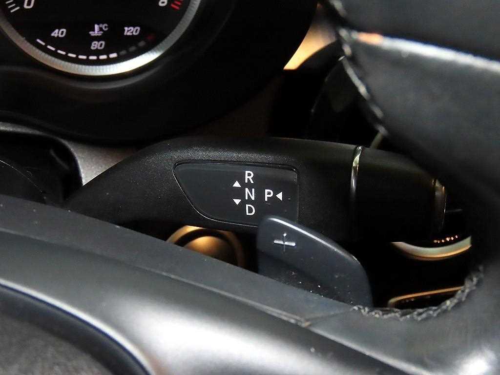 Mercedes Benz C Class 2016 Plateado - Importación desde Corea - HF Imports Iquique - Foto 13