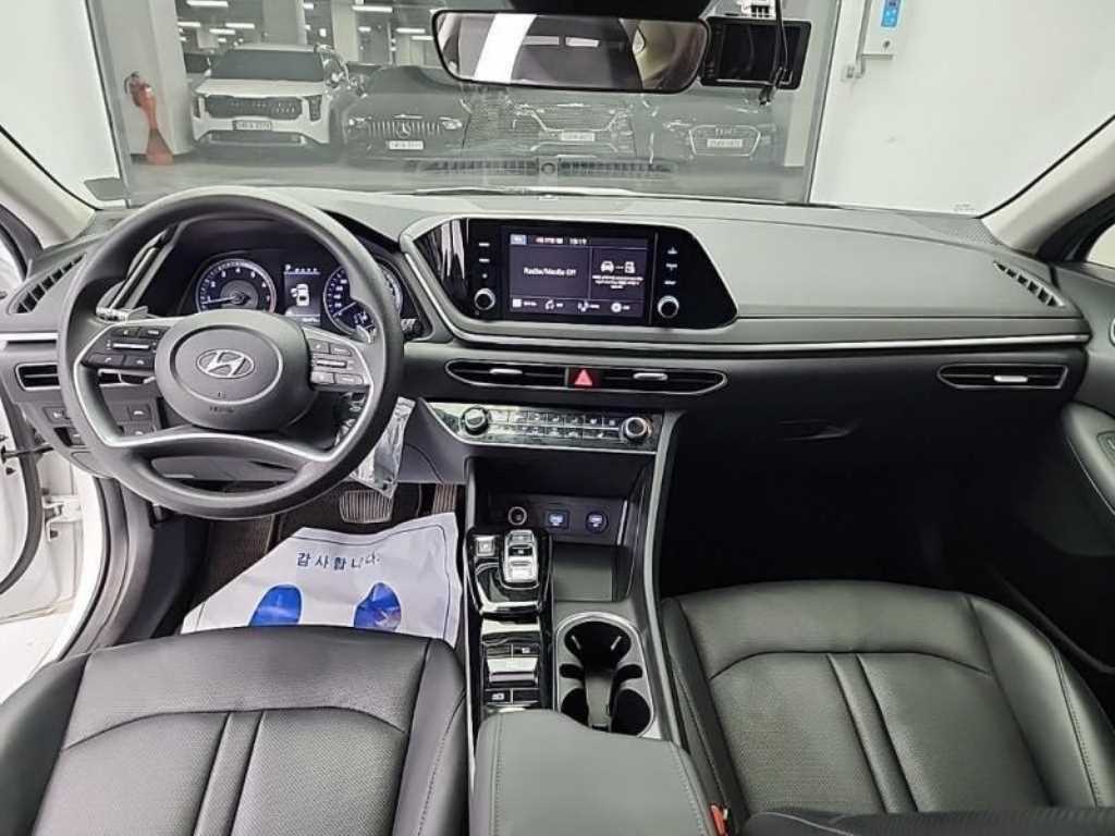 HYUNDAI Sonata - Vista 7