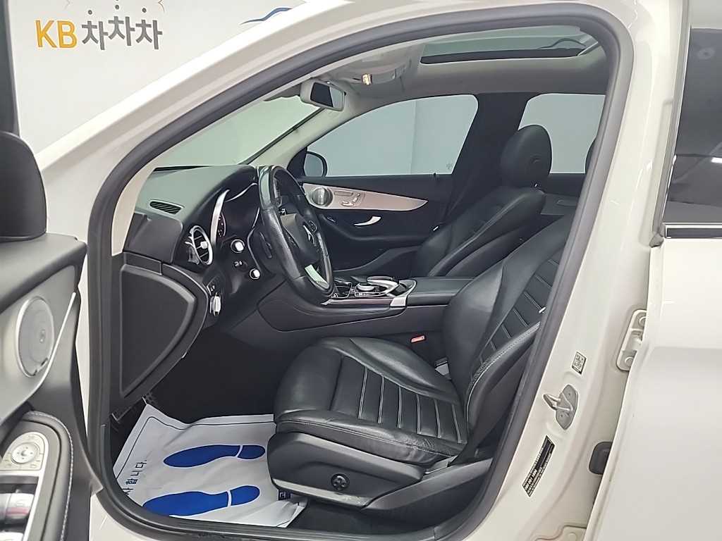 Mercedes Benz GLC Class - Vista 11