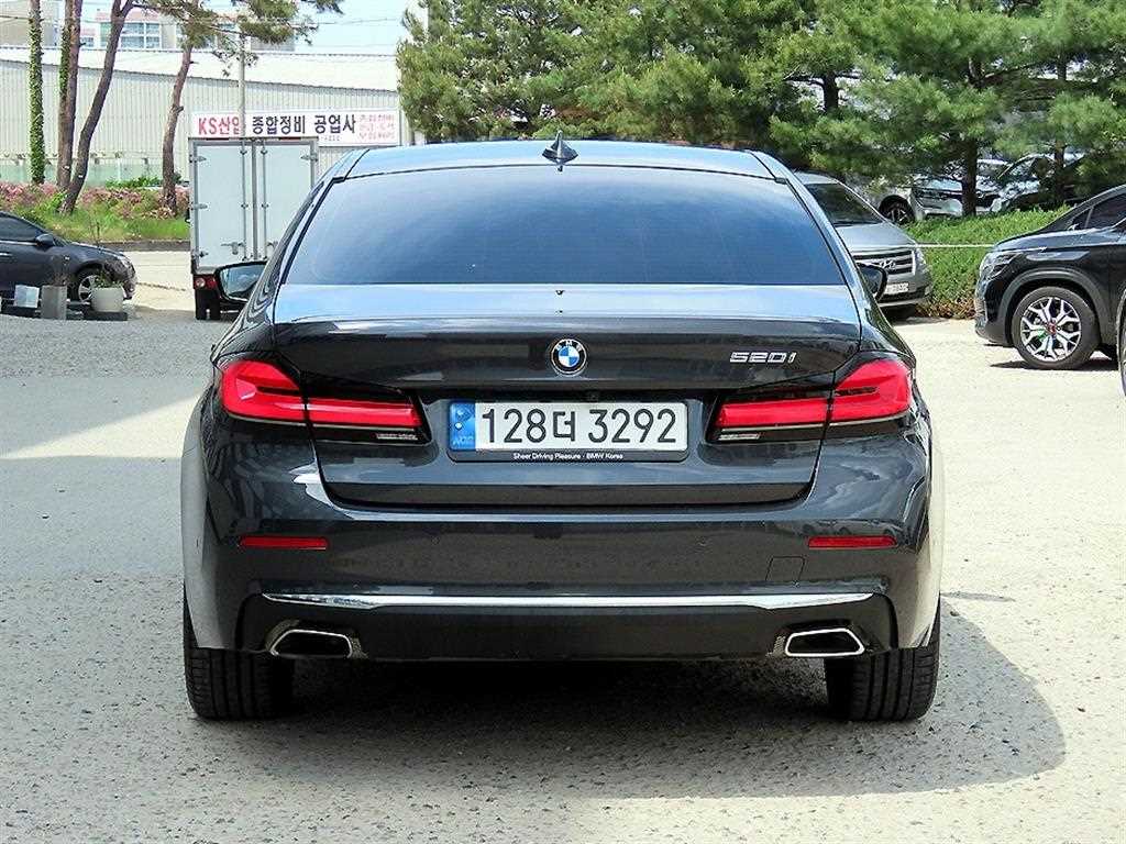 BMW 5 Series - Vista 4