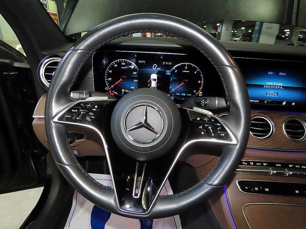 Mercedes Benz E class - Vista 8