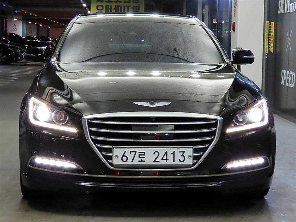 HYUNDAI Genesis - Vista 2