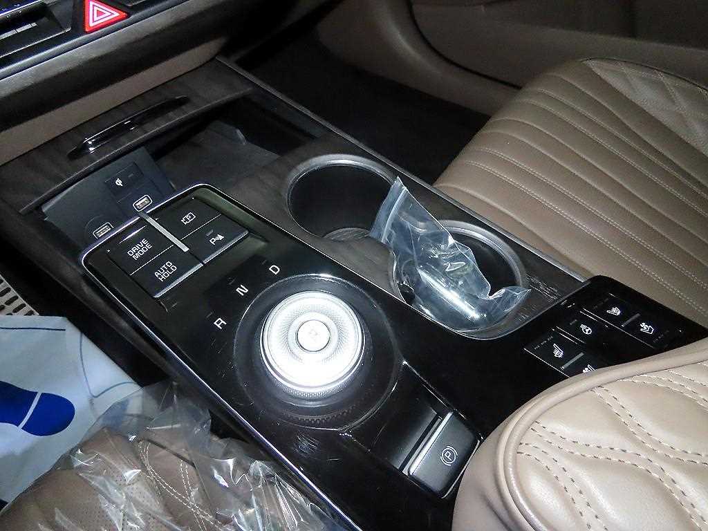 KIA K8 - Vista 12
