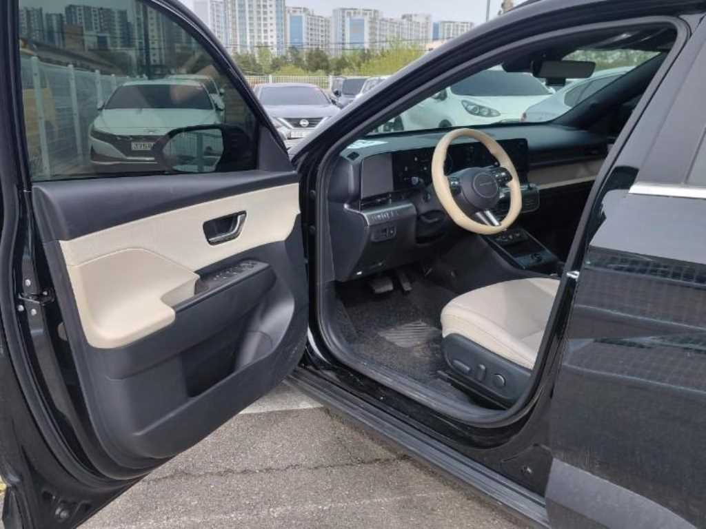 HYUNDAI Kona - Vista 4