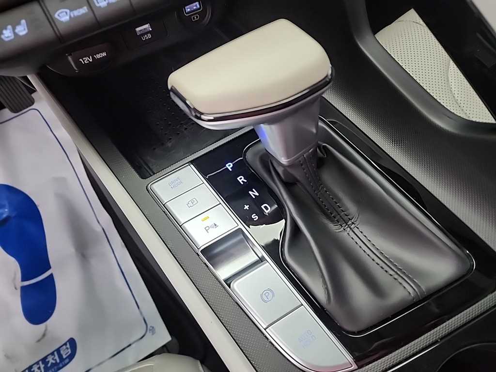 HYUNDAI Avante - Vista 8