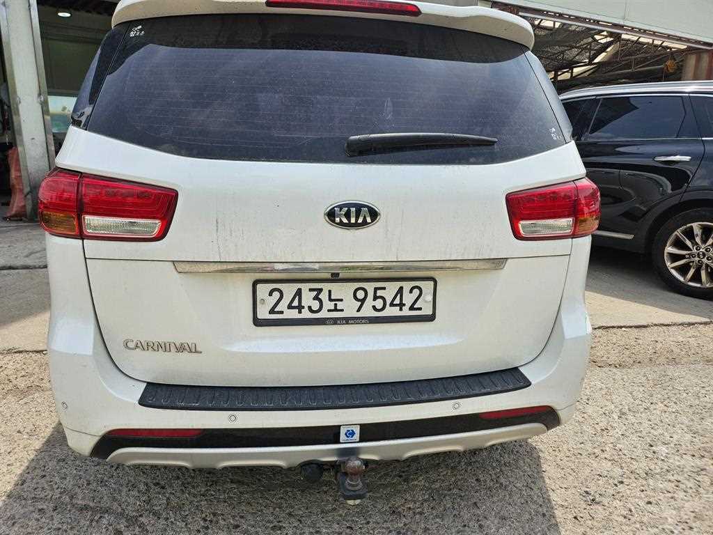 KIA Carnival - Vista 3