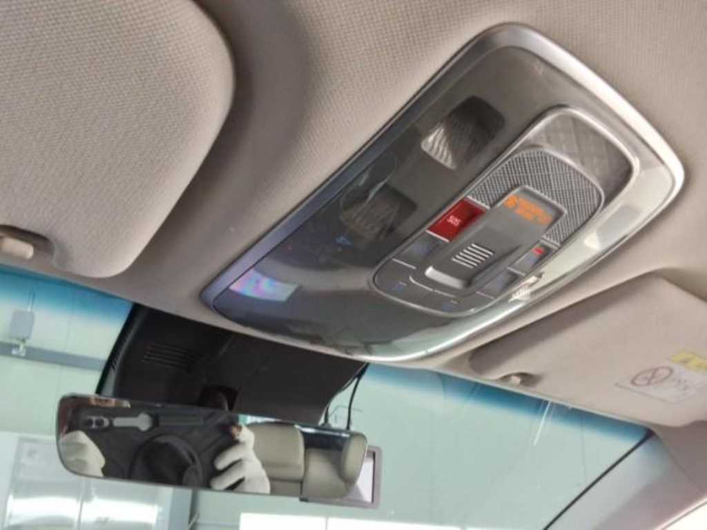 Genesis GV70 - Vista 5