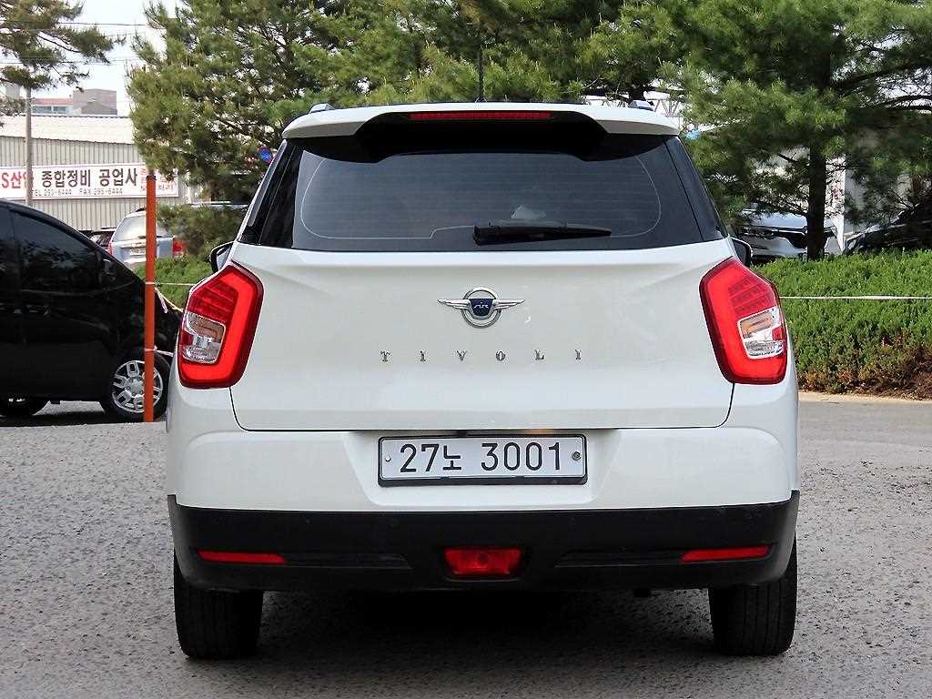 Ssangyong Tivoli - Vista 4