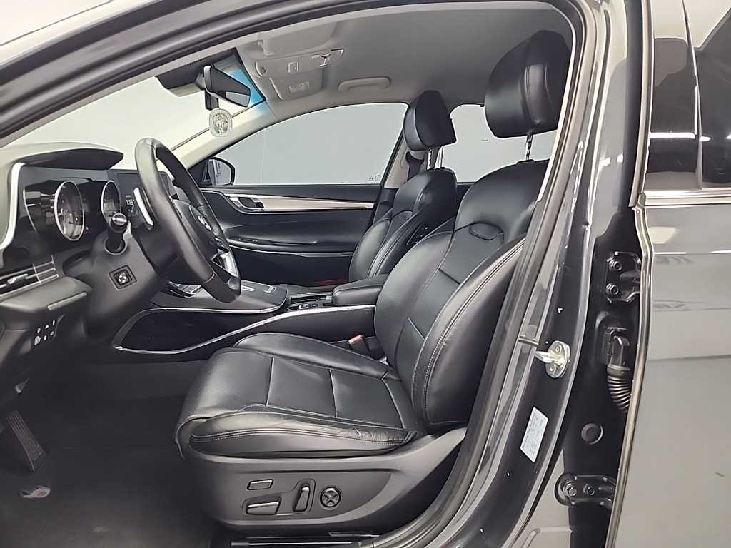 HYUNDAI Grandeur - Vista 11