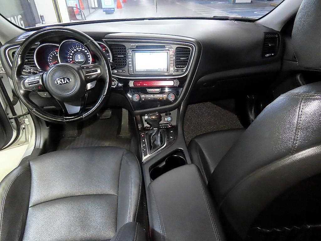 KIA K5 - Vista 9
