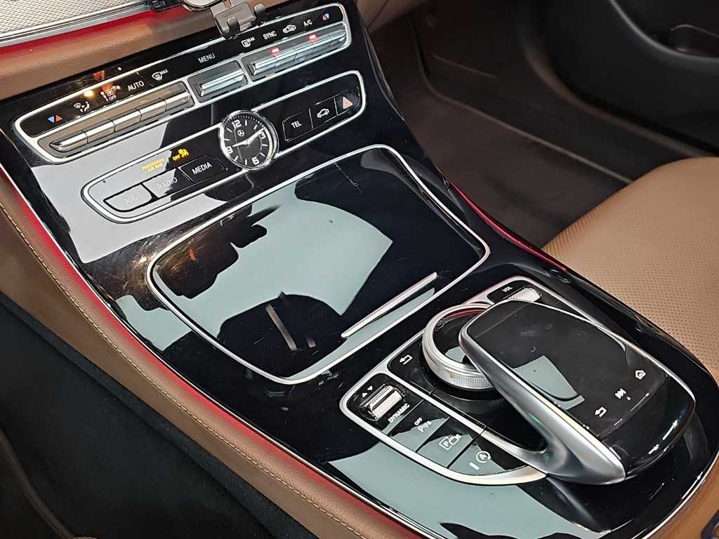 Mercedes Benz E class - Vista 10