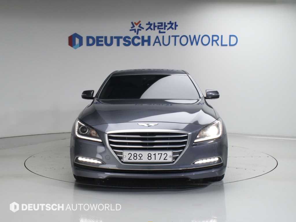 HYUNDAI Genesis - Vista 3