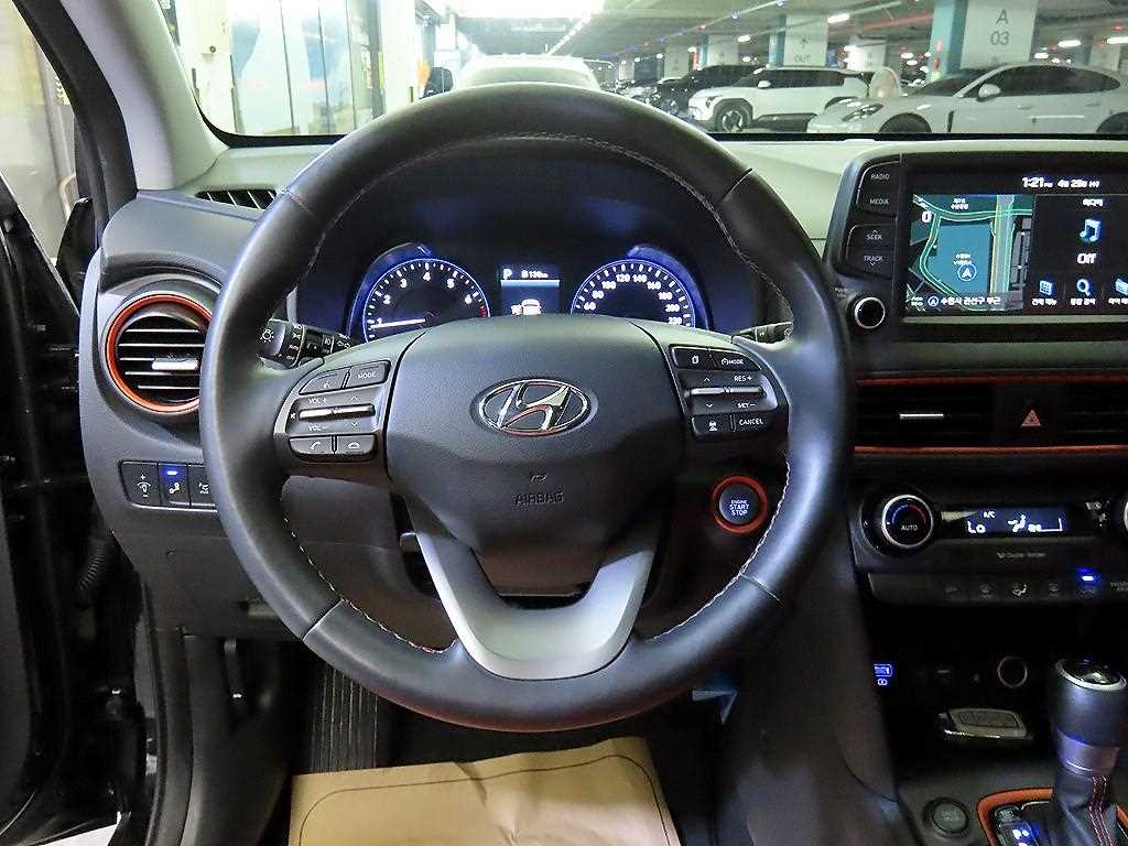 HYUNDAI Kona - Vista 8