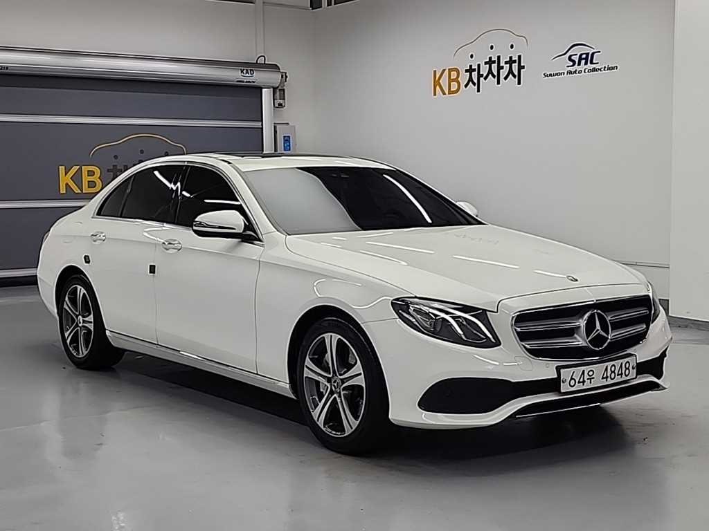 Mercedes Benz E class - Vista 4