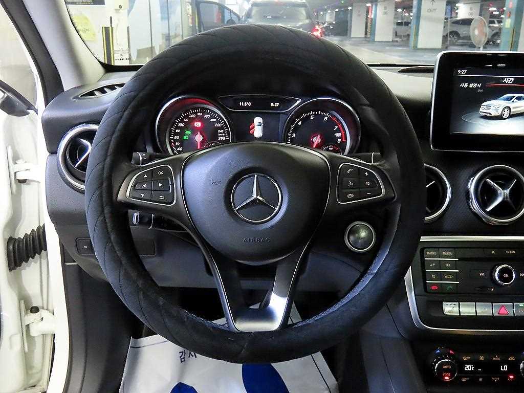 Mercedes Benz GLA Class - Vista 8