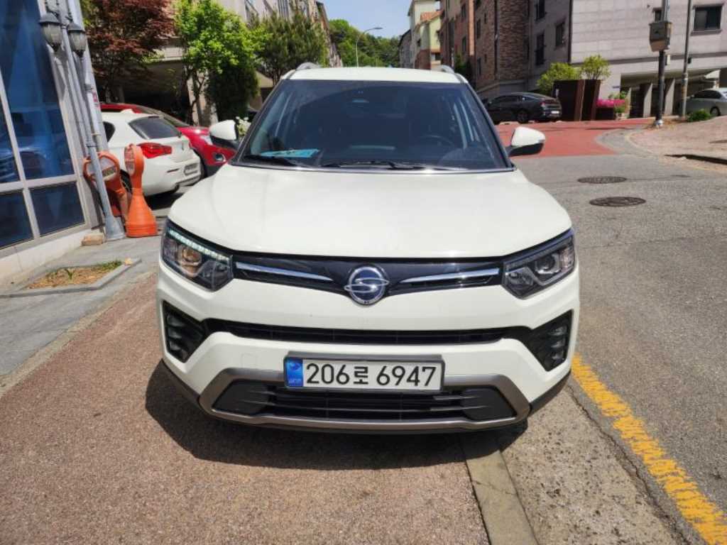 Ssangyong Tivoli 2022 Blanco - Importación desde Corea - HF Imports Iquique - Foto 1